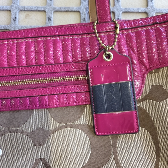 Coach Poppy Signature Quilted Tote NWT - Picture 9 of 11